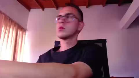 Snapshot of erik_rodriguez chatting on 09-25-25, 09:40 Erik rodriguez online show from 09-25-25, 09:40