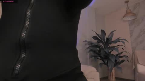 Erika Benz online show from 09-28-25, 12:10