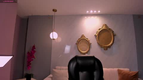 Snapshot of erikabenz chatting on 03-26-26, 12:11 Erika Benz online show from 03-26-26, 12:11