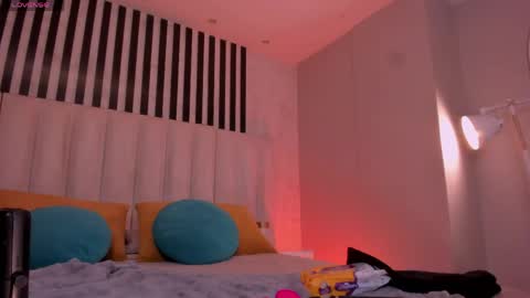 Snapshot of erikabenz chatting on 05-10-26, 11:59 Erika Benz online show from 05-10-26, 11:59
