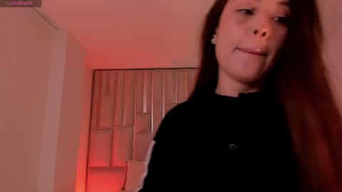 Snapshot of erikabenz chatting on 06-10-26, 12:26 Erika Benz online show from 06-10-26, 12:26