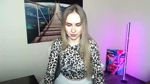 Erika online show from 04-09-26, 12:21