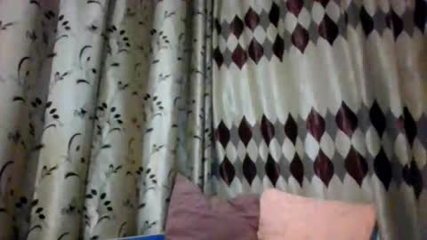 Erika online show from 04-25-26, 08:17