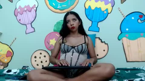 erika online show from 05-10-26, 05:51