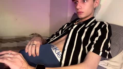 Erik online show from 08-04-26, 03:03