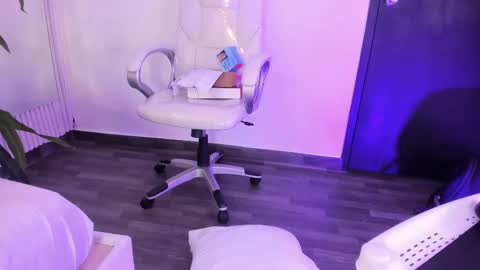 Eri  online show from 10-14-25, 11:05