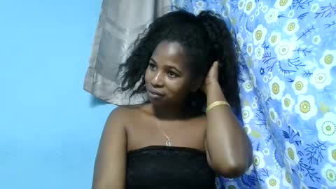 Snapshot of erisca19 chatting on 05-20-26, 02:12 Erisca19 online show from 05-20-26, 02:12