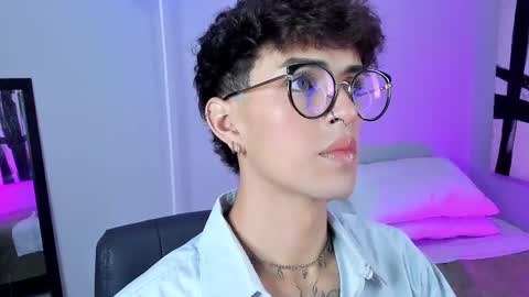   online show from 11-06-25, 12:28