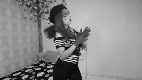 Snapshot of erline_wonr_ chatting on 09-20-25, 08:54 Erline online show from 09-20-25, 08:54