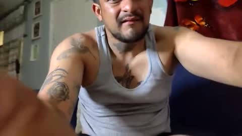Snapshot of ernestomaravilla141 chatting on 04-25-26, 07:33 Ernesto online show from 04-25-26, 07:33
