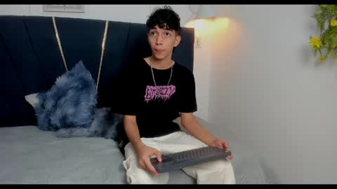 Snapshot of ero_boy40 chatting on 05-19-26, 03:57 ero_boy40 online show from 05-19-26, 03:57