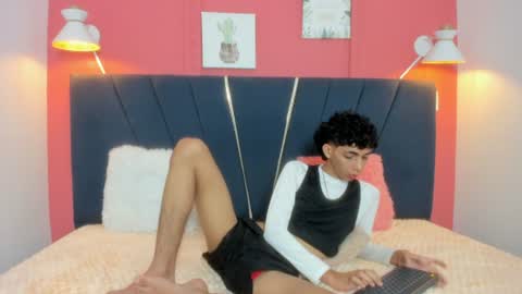 Snapshot of ero_boy40 chatting on 06-12-26, 04:22 ero_boy40 online show from 06-12-26, 04:22