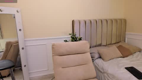 eros_becker_ online show from 04-08-26, 02:33