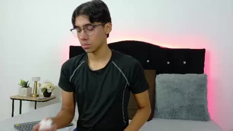 Eros Lux1 online show from 06-16-26, 12:52