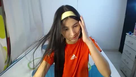 Snapshot of erosgirls_ chatting on 10-09-25, 03:37 erosgirls_ online show from 10-09-25, 03:37