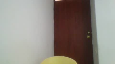 Snapshot of eross_santy chatting on 06-17-26, 03:46 Eross online show from 06-17-26, 03:46