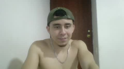 Snapshot of eross_santy chatting on 06-18-26, 03:51 Eross online show from 06-18-26, 03:51