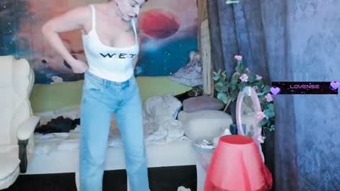 Snapshot of erotic_dessire chatting on 02-13-25, 07:10 Eve online show from 02-13-25, 07:10