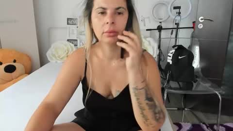 eroticsensualkitty4u online show from 09-10-25, 07:19