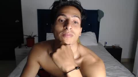 Snapshot of escanor_legendary chatting on 01-14-25, 11:27 Scanor online show from 01-14-25, 11:27