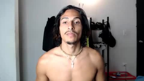 Snapshot of escanor_legendary chatting on 12-01-25, 11:10 Scanor online show from 12-01-25, 11:10