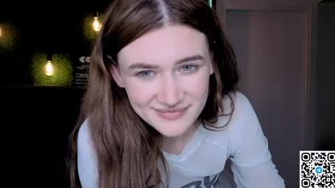 Snapshot of eshleeeygreen chatting on 04-26-26, 08:17 EshleGreen online show from 04-26-26, 08:17