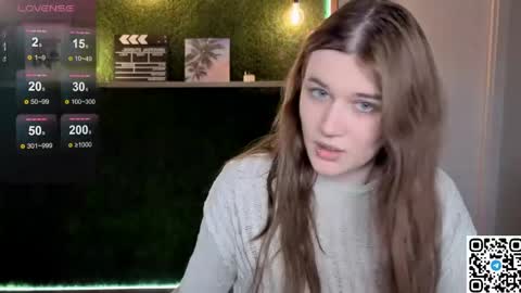 Snapshot of eshleeeygreen chatting on 05-03-26, 06:25 EshleGreen online show from 05-03-26, 06:25