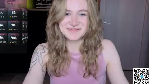 Snapshot of eshleeeygreen chatting on 05-09-26, 09:53 EshleGreen online show from 05-09-26, 09:53