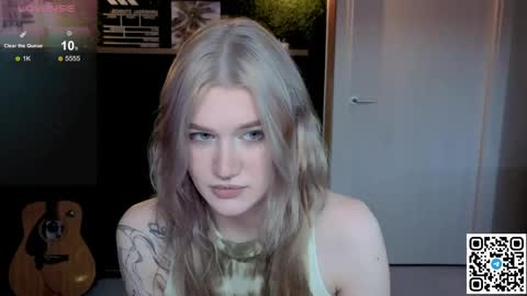 Snapshot of eshleeeygreen chatting on 06-02-26, 10:23 EshleGreen online show from 06-02-26, 10:23