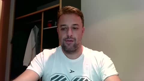 Snapshot of esibizionista_91 chatting on 10-13-25, 08:42 esibizionista 91 online show from 10-13-25, 08:42