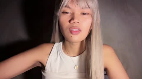 Chelliane online show from 04-19-26, 01:43