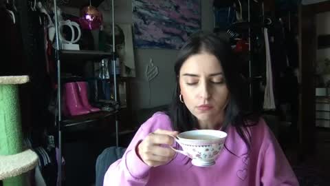 Snapshot of esimaralda chatting on 05-04-26, 02:57 esimaralda online show from 05-04-26, 02:57