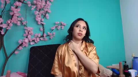 Snapshot of esmerald_1111 chatting on 11-18-25, 11:47 Esmeralda online show from 11-18-25, 11:47