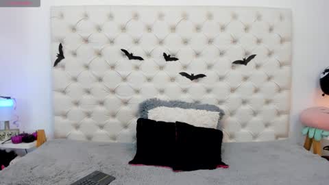 esmeralda  online show from 10-24-25, 03:30