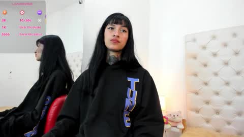 esmeralda  online show from 12-04-25, 04:59