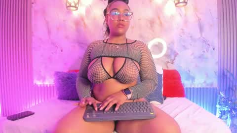 Snapshot of esmeralda_duarte chatting on 02-22-25, 12:29 esmeralda online show from 02-22-25, 12:29