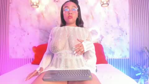 Snapshot of esmeralda_duarte chatting on 03-09-25, 09:35 esmeralda online show from 03-09-25, 09:35