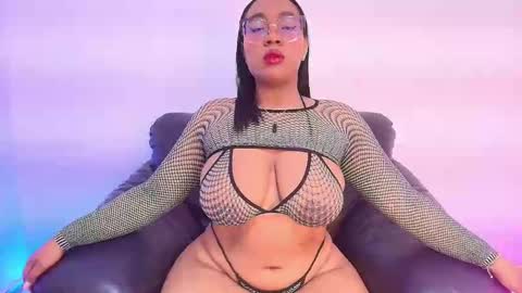 Snapshot of esmeralda_duarte chatting on 09-25-25, 09:35 esmeralda online show from 09-25-25, 09:35