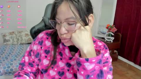 esme online show from 09-18-25, 03:03