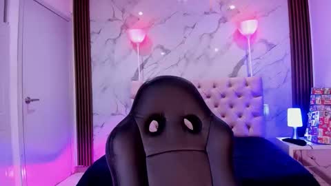 Esmeralda  online show from 01-12-26, 11:37