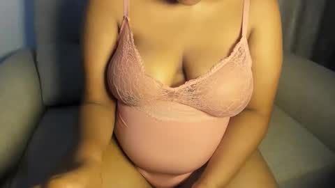 Esme online show from 09-25-25, 10:13