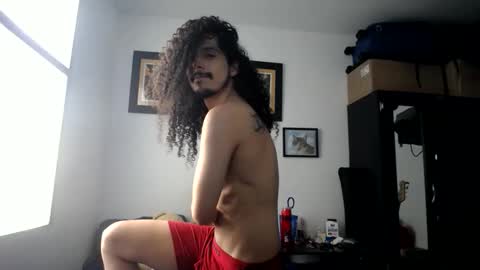 Snapshot of esnaider_man chatting on 04-24-26, 08:00 Esnider online show from 04-24-26, 08:00