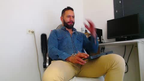 esteban online show from 03-10-26, 03:50