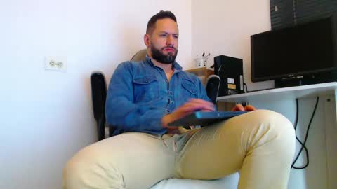 esteban online show from 05-02-26, 04:23