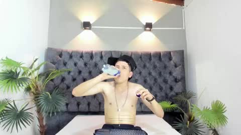 ESTEBAN online show from 01-07-26, 07:38