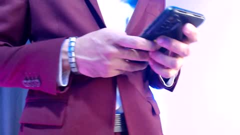 Esteban Fernandez online show from 12-18-24, 08:42