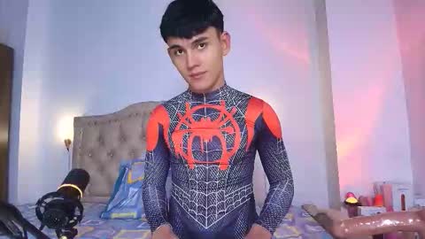 Esteban online show from 10-05-25, 01:09