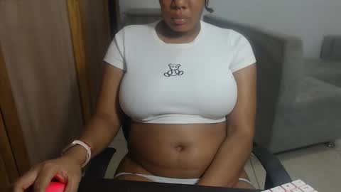 estefania_starlovee online show from 12-03-25, 10:30