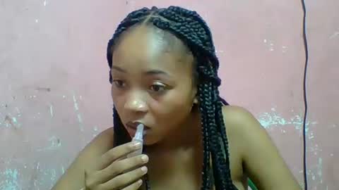 estelah20 online show from 11-13-25, 07:29