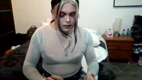 Estephanie Aguilar online show from 10-26-25, 08:20